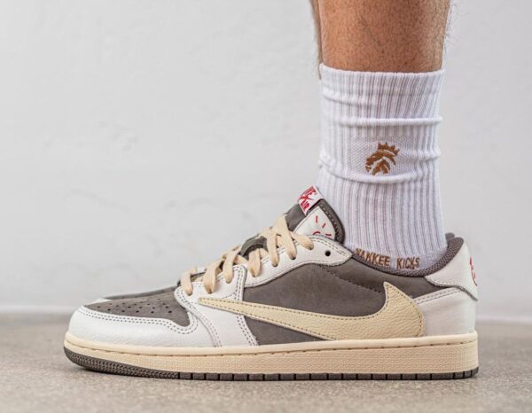 Travis Scott x Air Jordan 1 Low OG “Reverse Mocha”
