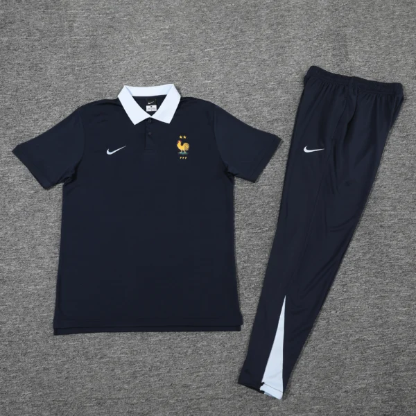 Polo + Pantalons Football Équipement de France - Image 4