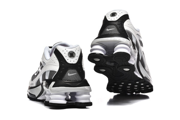 Nike Shox X Supreme - Image 4