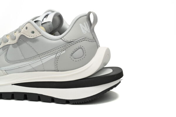 Nike Sacai x VaporWaffle 3.0 Pale - Image 5