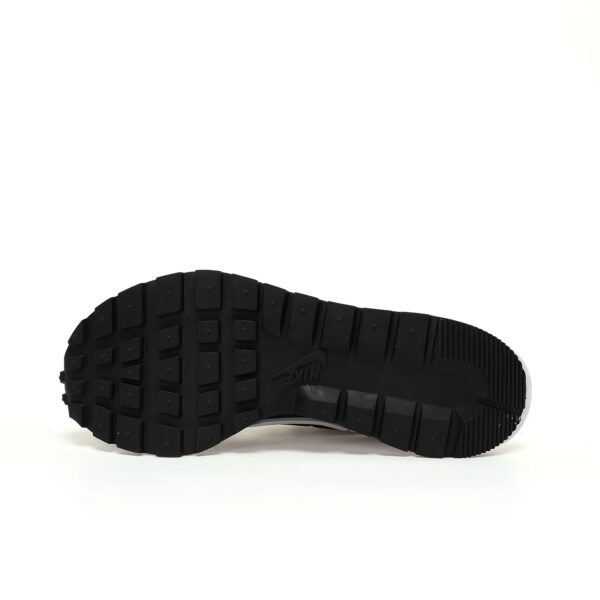 Nike Sacai x VaporWaffle 3.0 White/Black (Panda) - Image 4