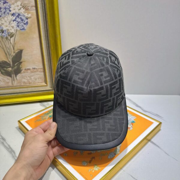 casquette Fendi - Image 2