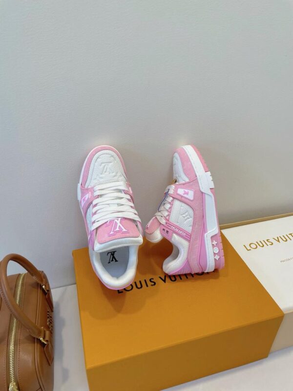 LOUIS VUITTON TRAINER - Image 2