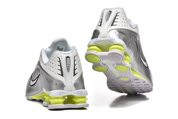 Nike Shox r4 - Image 2