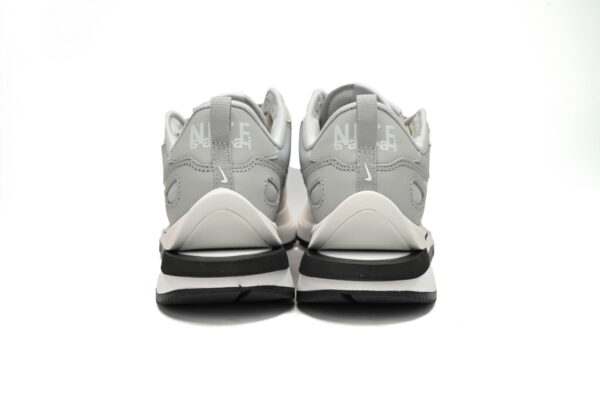 Nike Sacai x VaporWaffle 3.0 Pale - Image 3