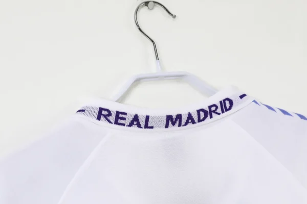 maillot de foot rétro real madrid 1996/1997 - Image 2
