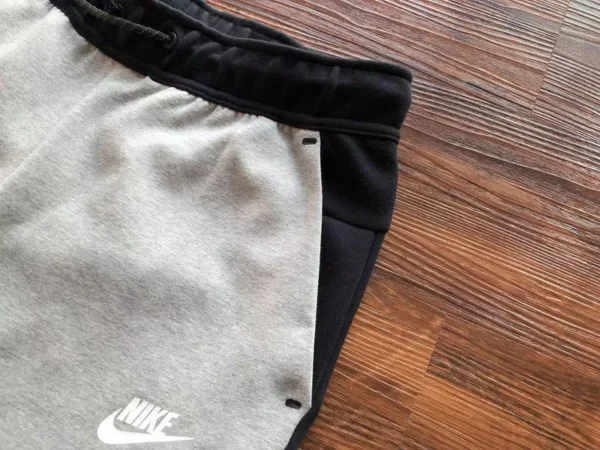 survêtement Nike teck gris et noir - Image 2