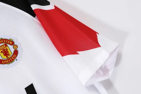 maillot de foot rétro Manchester united 2010/2011 - Image 5