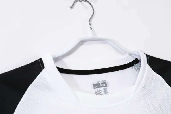 maillot de foot rétro Manchester united 2010/2011 - Image 4
