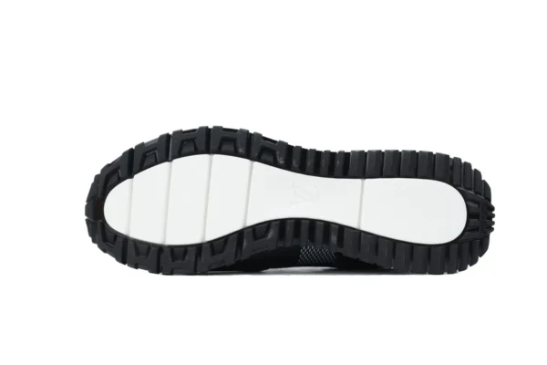 LOUIS VUITTON RUN AWAY BLACK WHITE - Image 5
