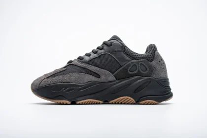 ADIDAS YEEZY BOOST 700 'UTILITY BLACK
