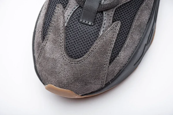 ADIDAS YEEZY BOOST 700 'UTILITY BLACK - Image 4