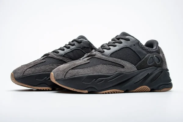 ADIDAS YEEZY BOOST 700 'UTILITY BLACK - Image 2