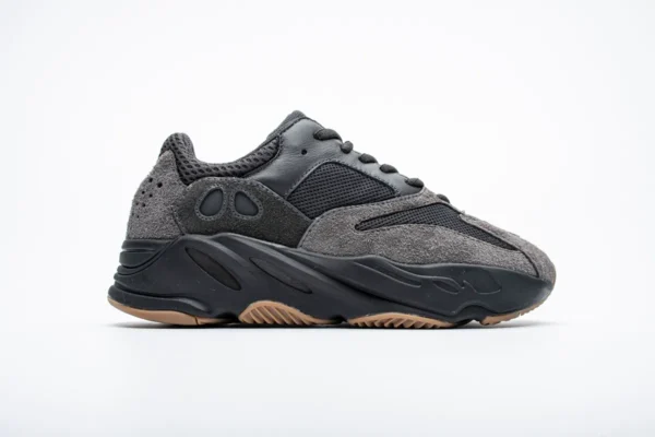 ADIDAS YEEZY BOOST 700 'UTILITY BLACK - Image 3