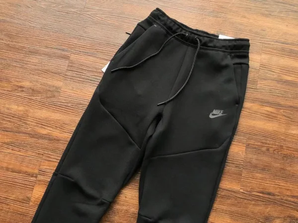 Survêtement Nike teck black - Image 2