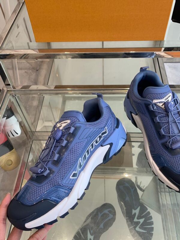 Sneaker LOUIS VUITTON Runner Tatic - Image 2